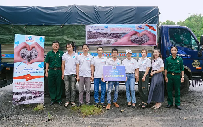 Hình ảnh đội ngũ chăm sóc khách hàng và chuyên gia, thể hiện sự hỗ trợ và chuyên môn của chúng tôi.