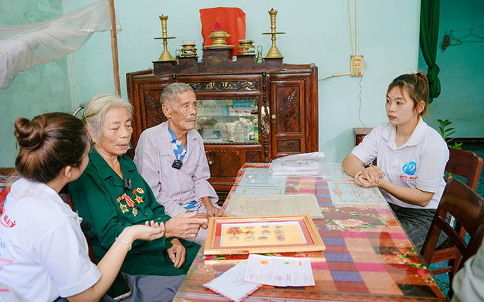 Hình ảnh thể hiện lý do chọn chúng tôi, với biểu tượng chuyên môn và sự đáng tin cậy trong lĩnh vực game đổi thưởng uy tín.